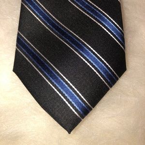 NEW Club Room Silk Tie Black Blue Silver Stripe